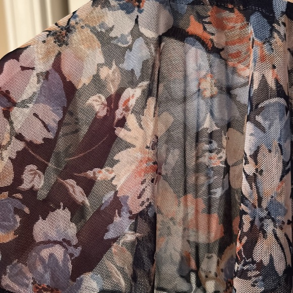 Per Seption -Large Floral -Navy w/Peach, Tan, & Blue Flowers - Long Bell Sleeves - Picture 5 of 8